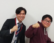 法政大学第二中学校に見事合格を果たした橘内駿君と石川先生