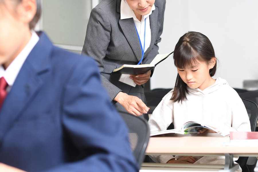 集団塾についていけないのはなぜ？対処法や向かない子の特徴も解説