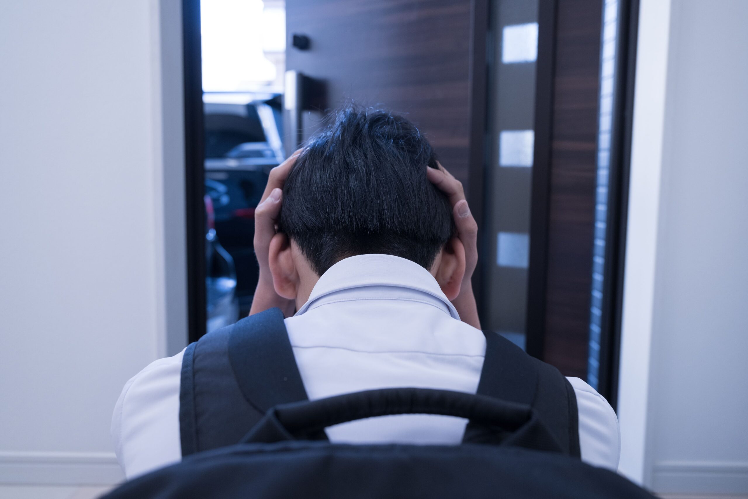 発達障害だと不登校になりやすい？タイプ別の原因や対処法を解説