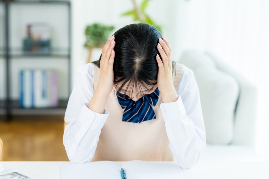 中学生の「宿題が終わらない」悩みを、親子の「絆」を深めるきっかけに。無理なく自走できる子に育てるためのアプローチ