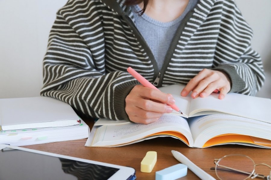  通信制高校のテスト対策完全ガイド｜赤点回避から大学受験対策まで、プロが教える効率的な学習法