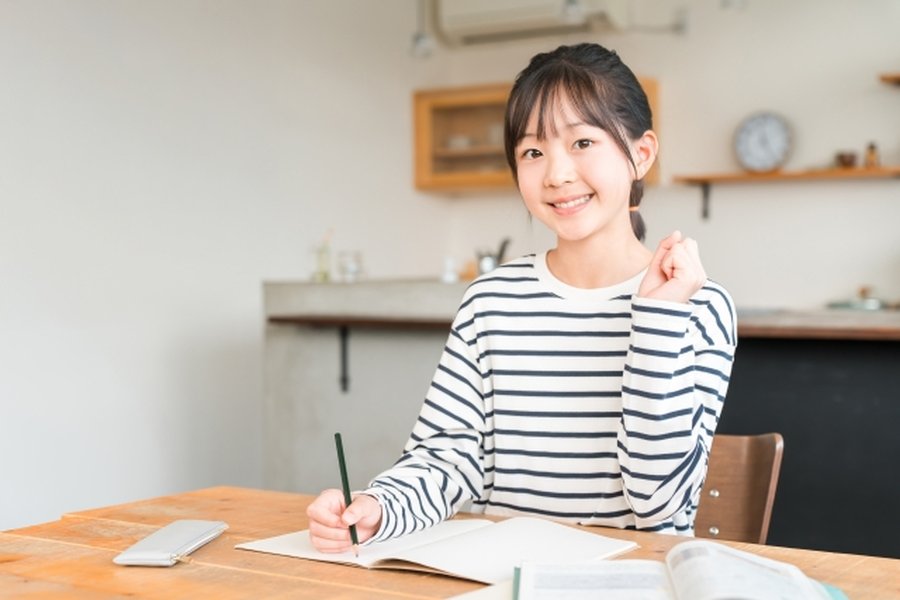 歴史が「暗記科目」から「得意科目」に変わる本質的勉強法：定期テストから難関校受験まで突破する思考のプロセス