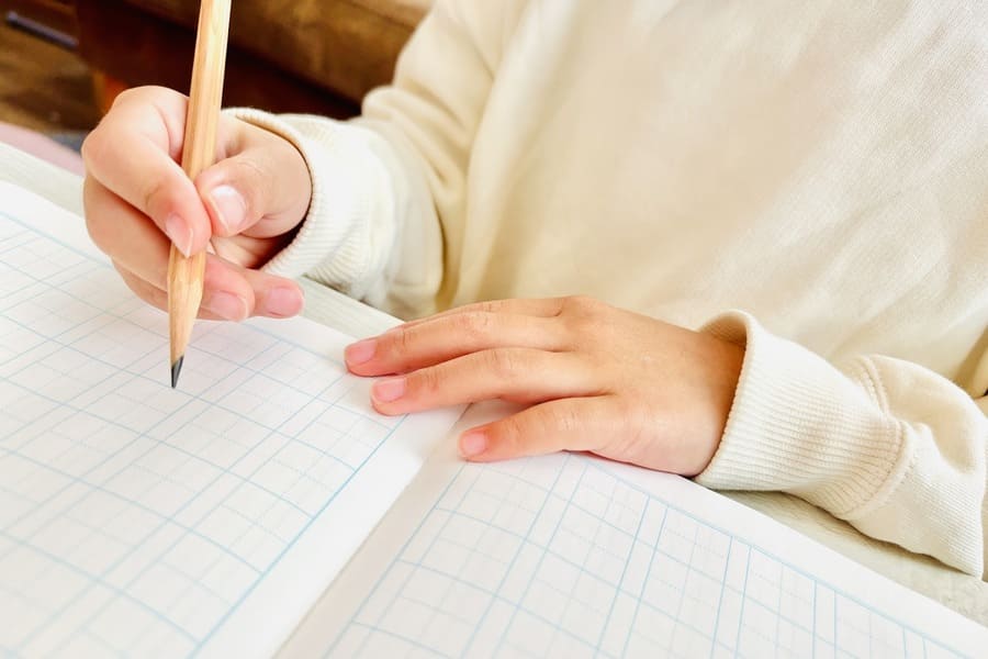 発達障がいの子どもには家庭教師がおすすめ!その理由を特性別に解説
