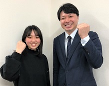 安本紫乃さんと大野教室長