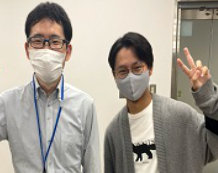 原田先生(プロ講師)と西原くん