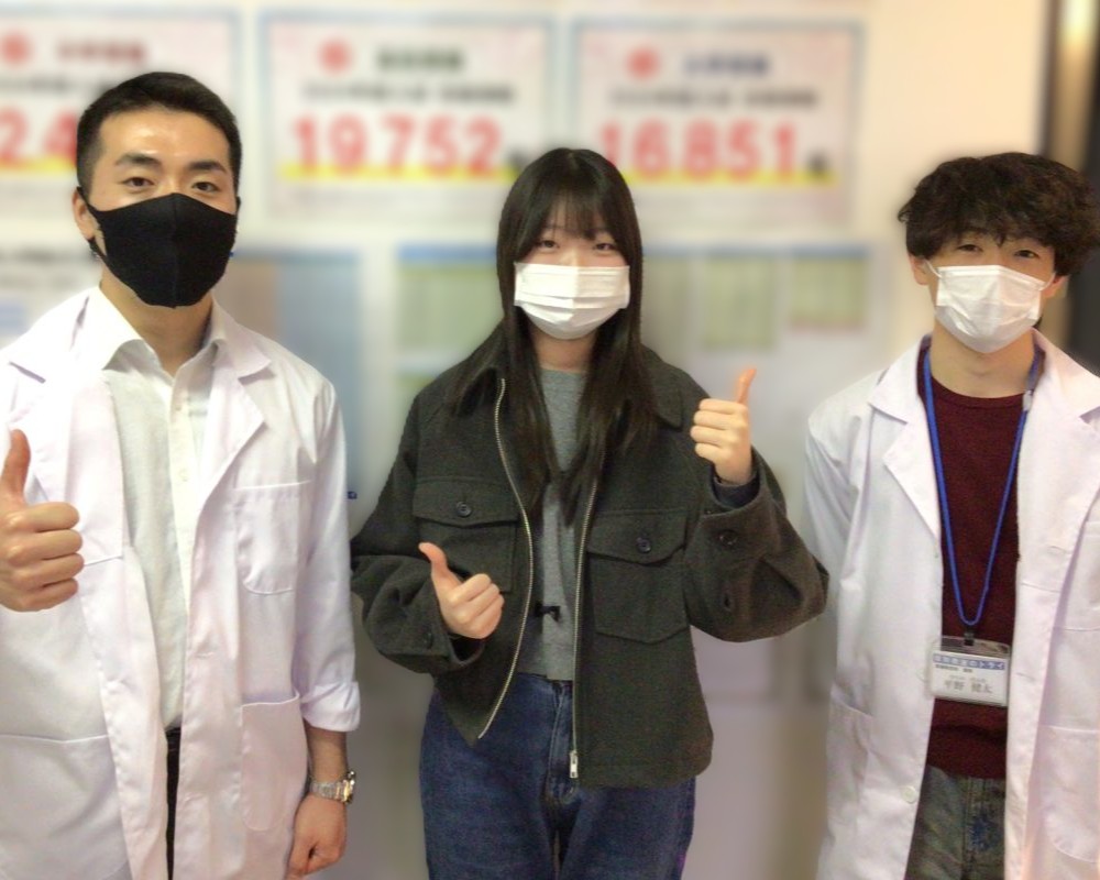 【岩崎先生と岡村さんと平野先生】