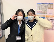 【三輪柚月さんと堀先生】