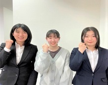 島崎先生、細川 瑠捺さん、釜谷先生