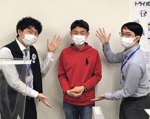 青木 優希くんと担当講師の琴川先生と古澤先生