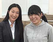 生徒の門田 あかりさんと坂東 久仁子講師