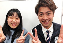 中島幸さん、志望校合格!髙橋先生と超笑顔でピース!