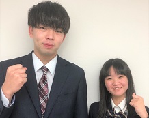大東文化大学に合格 栗須先生とガッツポーズ
