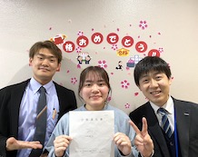 左から中川先生、今津さん、佐藤(裕)教室長