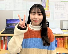 根來 唯衣さん