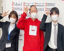 山田先生と菅健生さんと松本先生