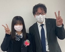 福井さん(左)と教室長(右)