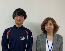 野田くんと寺前先生(右)