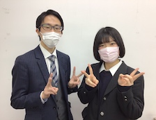 佐々木さんと岡崎先生(コロナ感染対策として写真もマスクをしています)