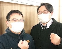 生徒の岡田宗也さんと担当の林先生