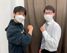 川嶋先生と共に合格を勝ち取った多々良君