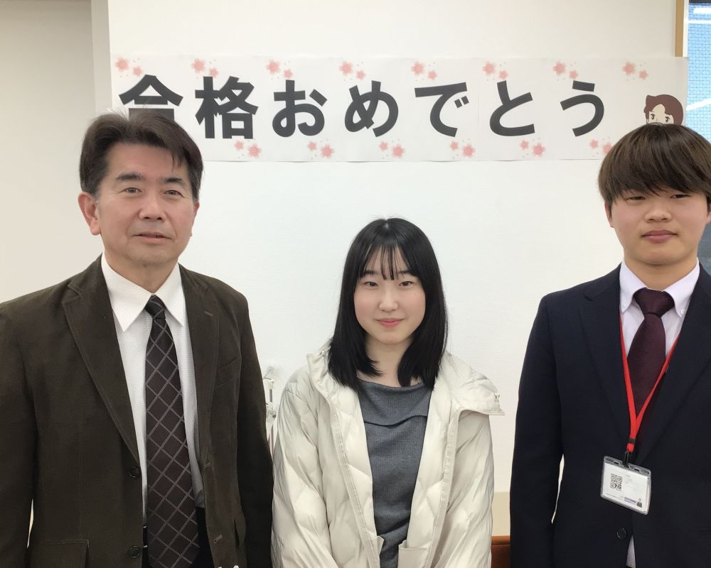 S.Iさんと大和先生、谷本教室長 1418