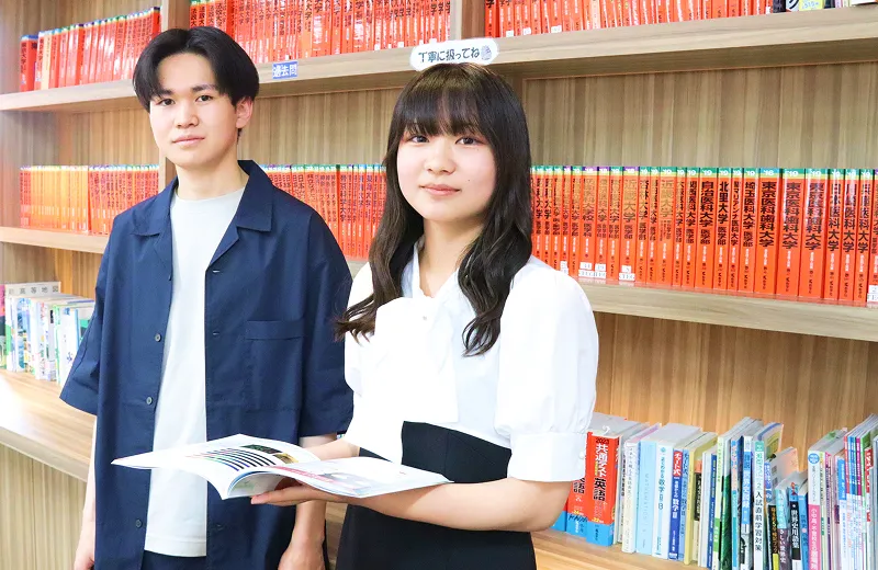 問題集を使用する生徒のイメージ