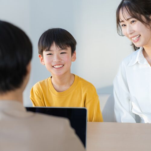 中学受験のメリット・デメリット｜受験した方がいい子は？保護者が知っておきたいポイントを解説