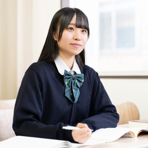 【2026年度最新】早稲田大学の偏差値高い＆低い学部一覧｜一般入試各科目の特徴も解説！