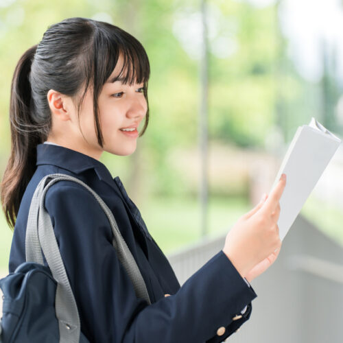【中学受験】国語の「物語文」「小説」（文学的文章）で得点が伸びない原因は？　頻出テーマの読み方・解き方と志望校別対策・出題トレンドを徹底解説